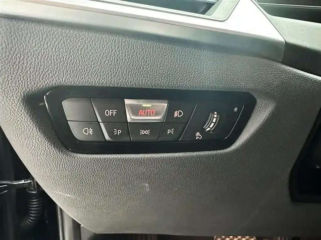 2023 BMW 3 Series 320Li M Sport Package — миниатюра 18