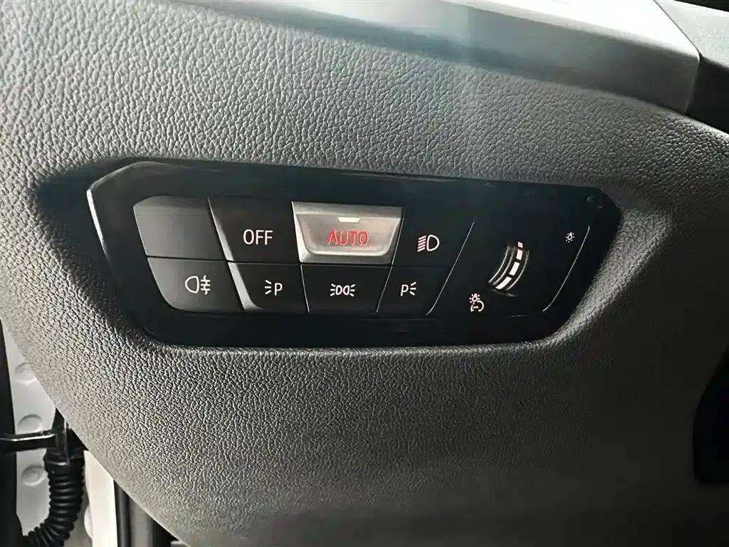 2023 BMW 3 Series 320Li M Sport Package — миниатюра 18