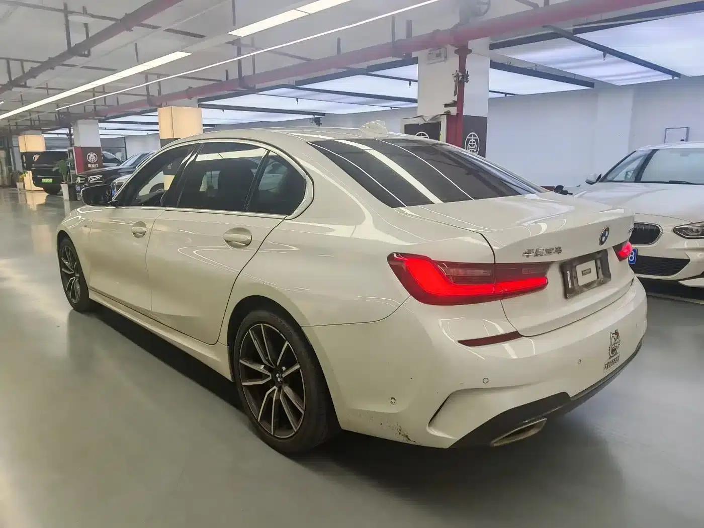 2020 BMW 3 Series 320Li M Sport Package — миниатюра 6