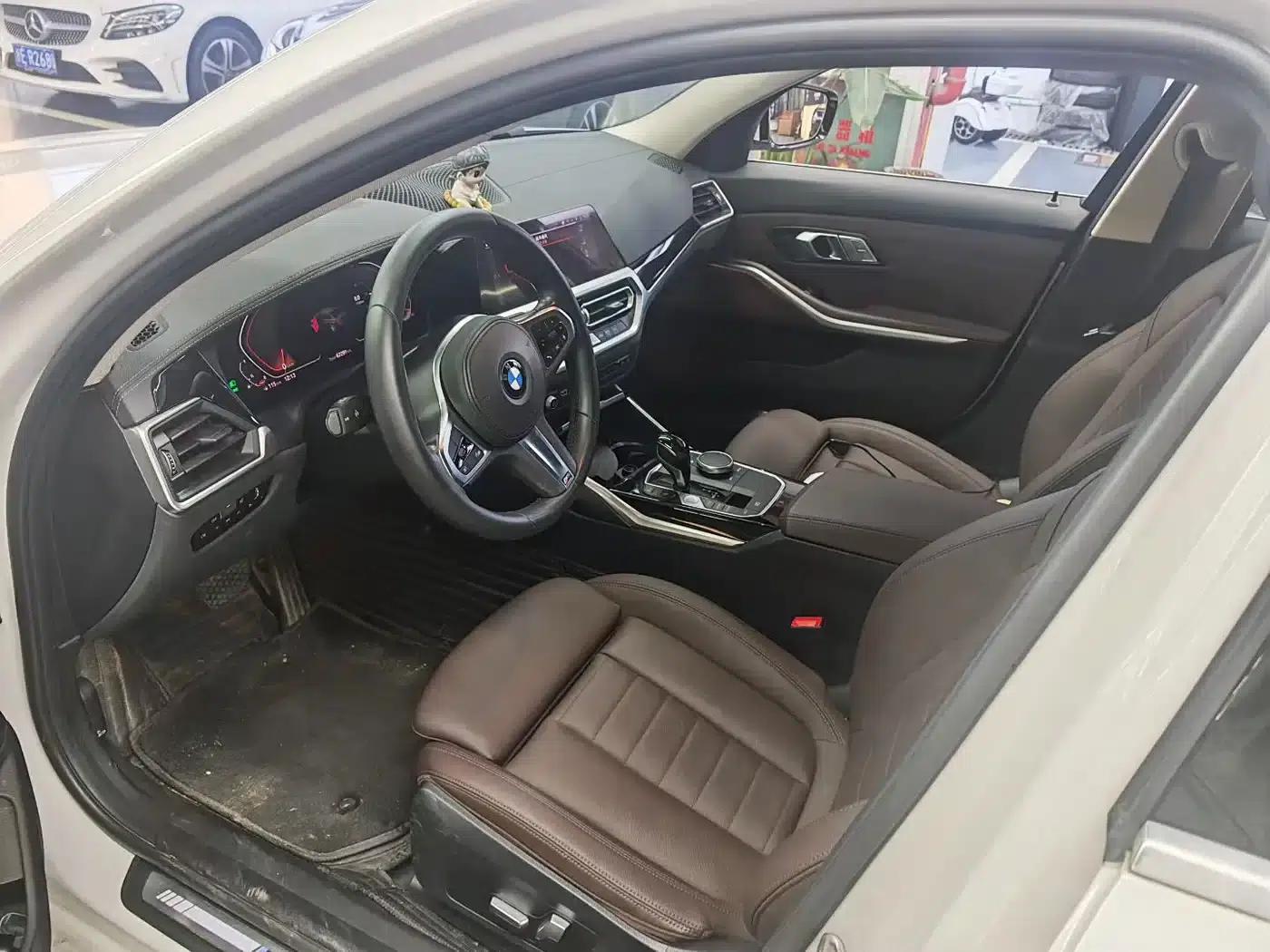 2020 BMW 3 Series 320Li M Sport Package — миниатюра 9