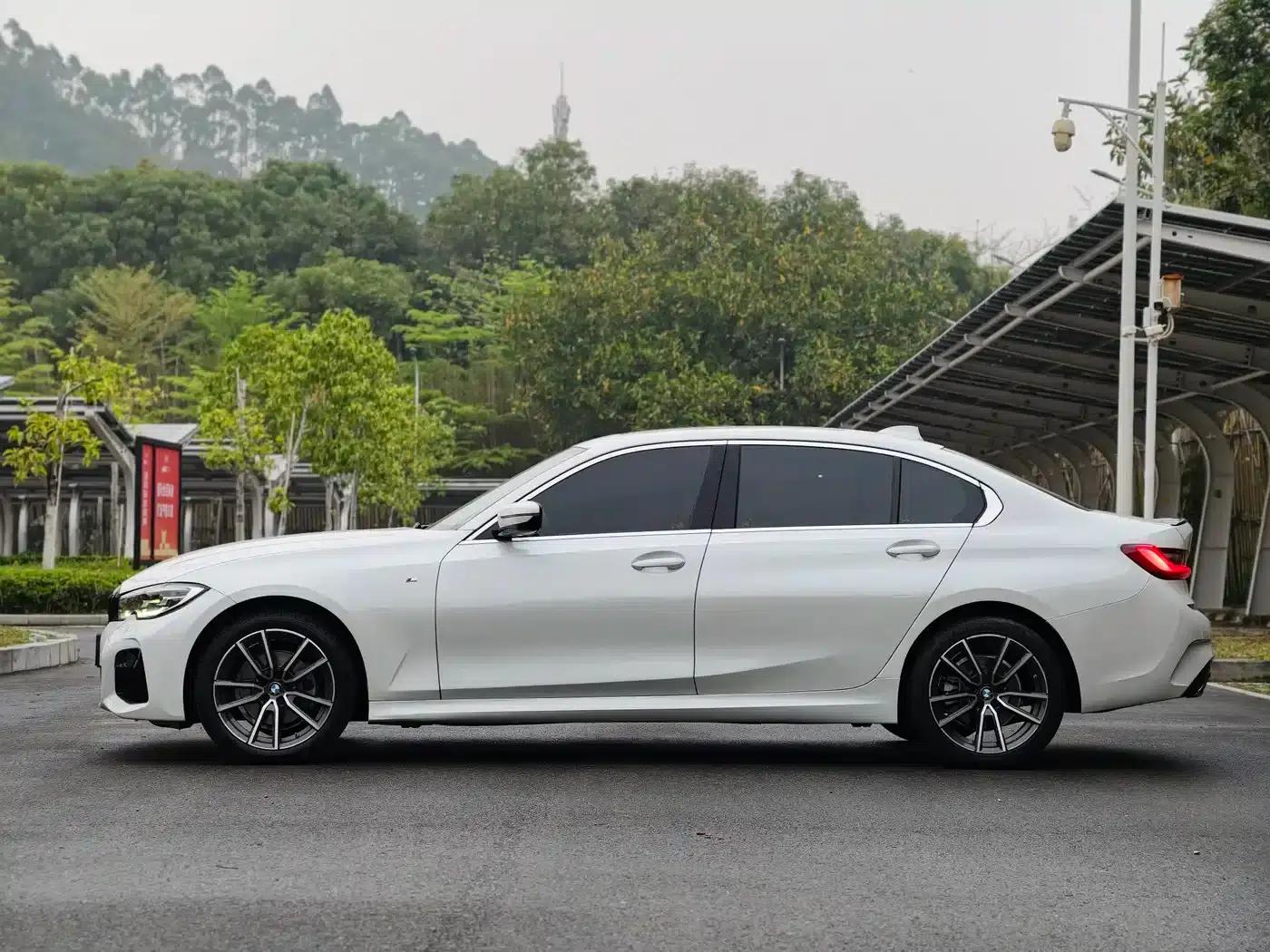 2022 BMW 3 Series 320Li M Sport Package — миниатюра 6