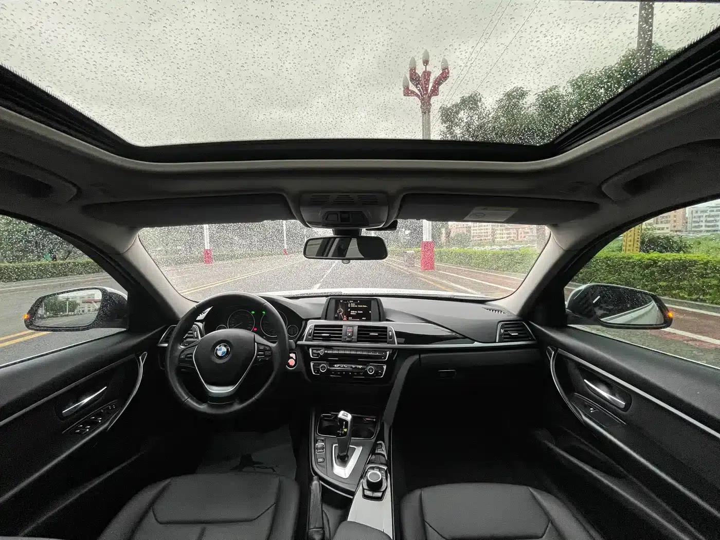 2017 BMW 3 Series 320Li Fashion Edition — миниатюра 12