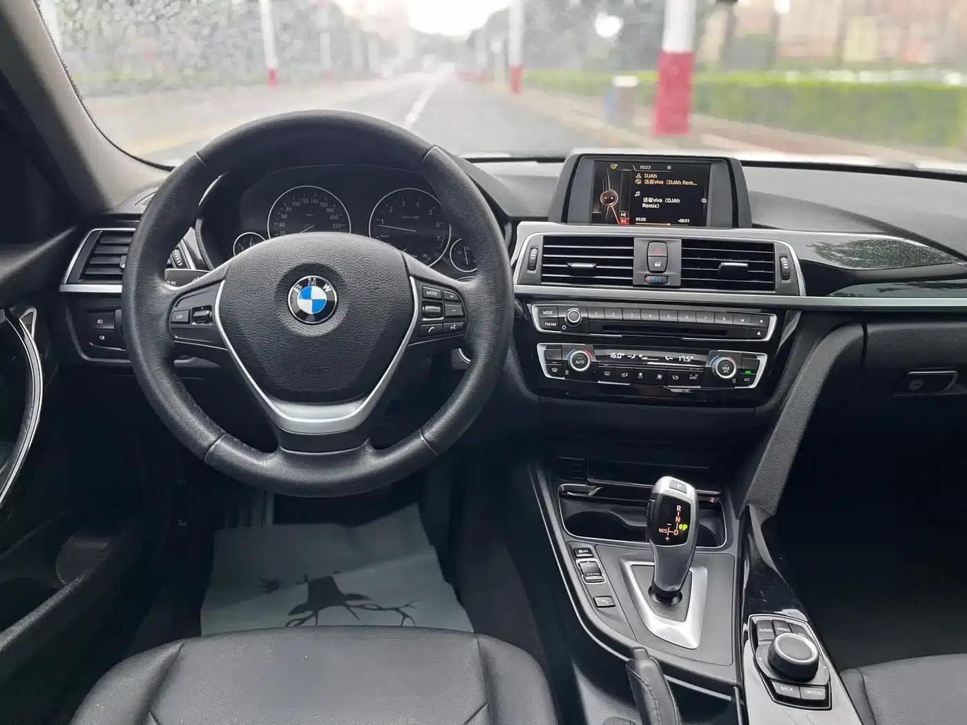 2017 BMW 3 Series 320Li Fashion Edition — миниатюра 13