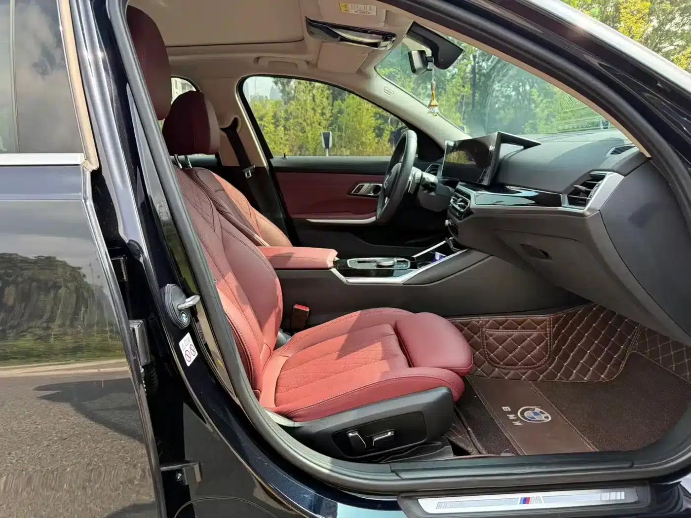 2023 BMW 3 Series 320Li M Sport Package — миниатюра 12