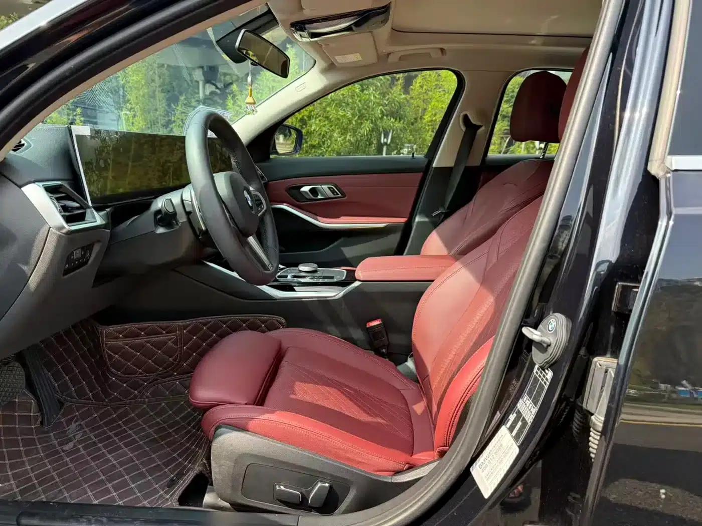 2023 BMW 3 Series 320Li M Sport Package — миниатюра 4