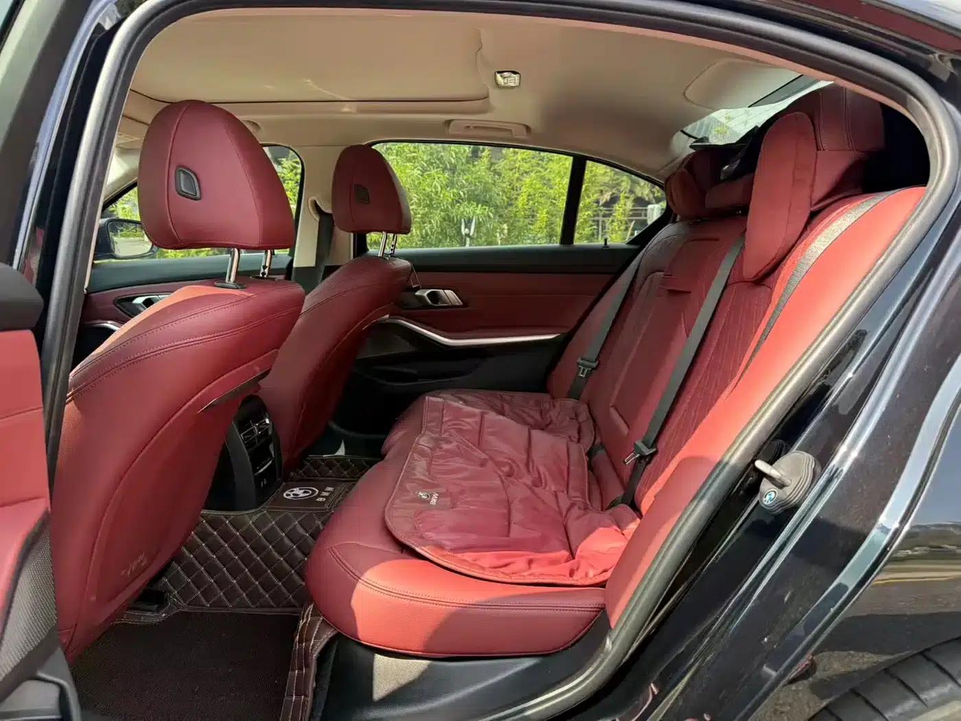 2023 BMW 3 Series 320Li M Sport Package — миниатюра 10