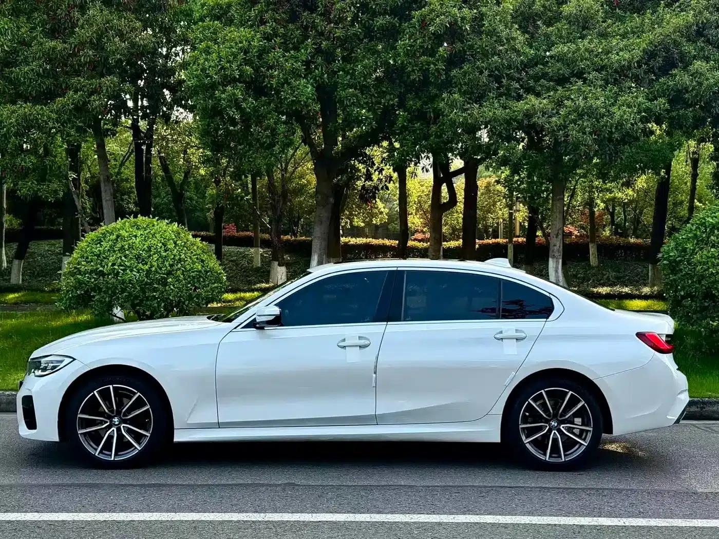 2022 BMW 3 Series 320Li M Sport Package — миниатюра 3