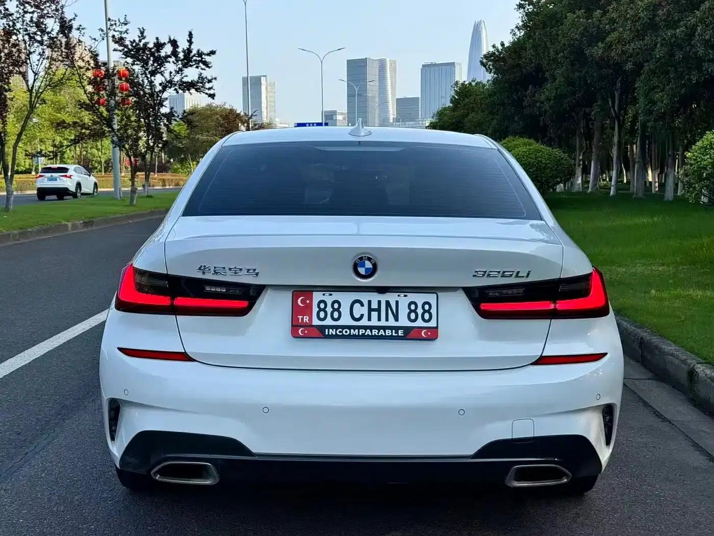 2022 BMW 3 Series 320Li M Sport Package — миниатюра 10