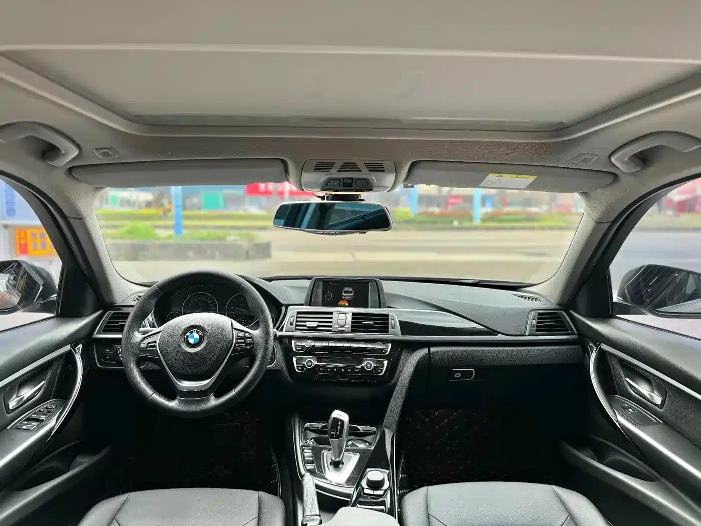 2017 BMW 3 Series 320Li Fashion Edition — миниатюра 7