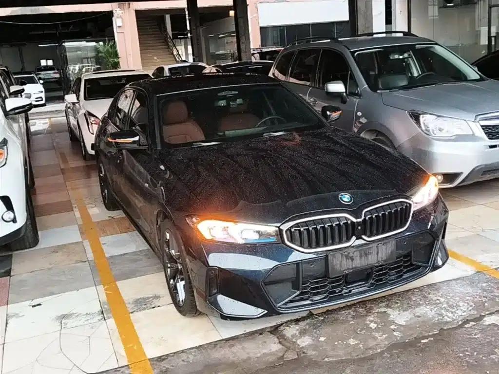 2025 BMW 3 Series 330Li Luxury M Sport Shadow Edition — миниатюра 4