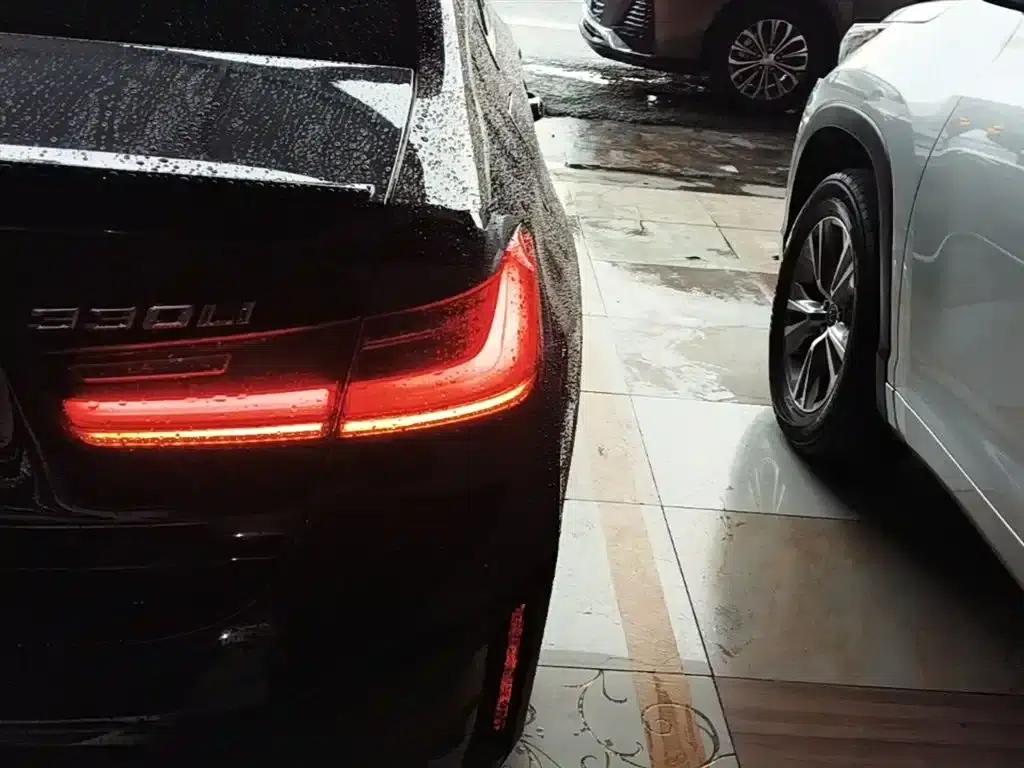 2025 BMW 3 Series 330Li Luxury M Sport Shadow Edition — миниатюра 8