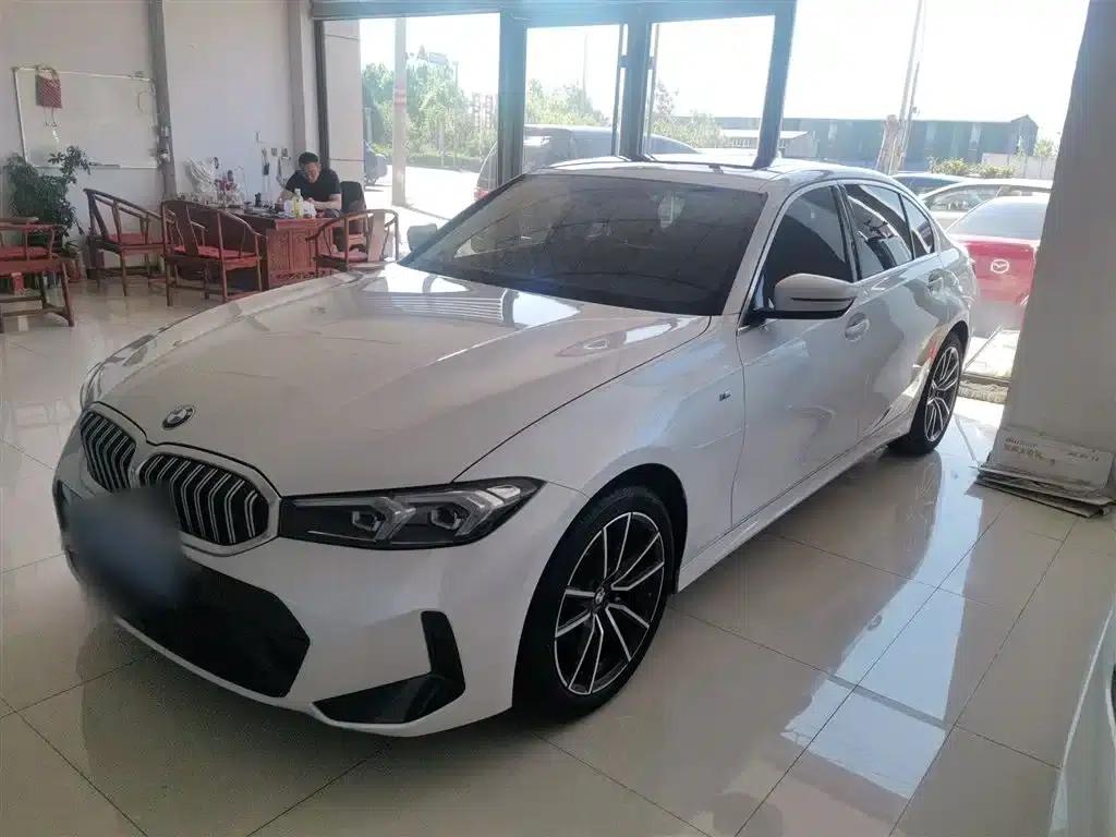 2024 BMW 3 Series 320Li M Sport Package — миниатюра 1