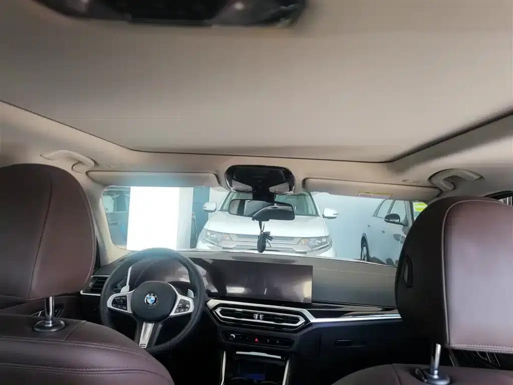 2024 BMW 3 Series 320Li M Sport Package — миниатюра 9