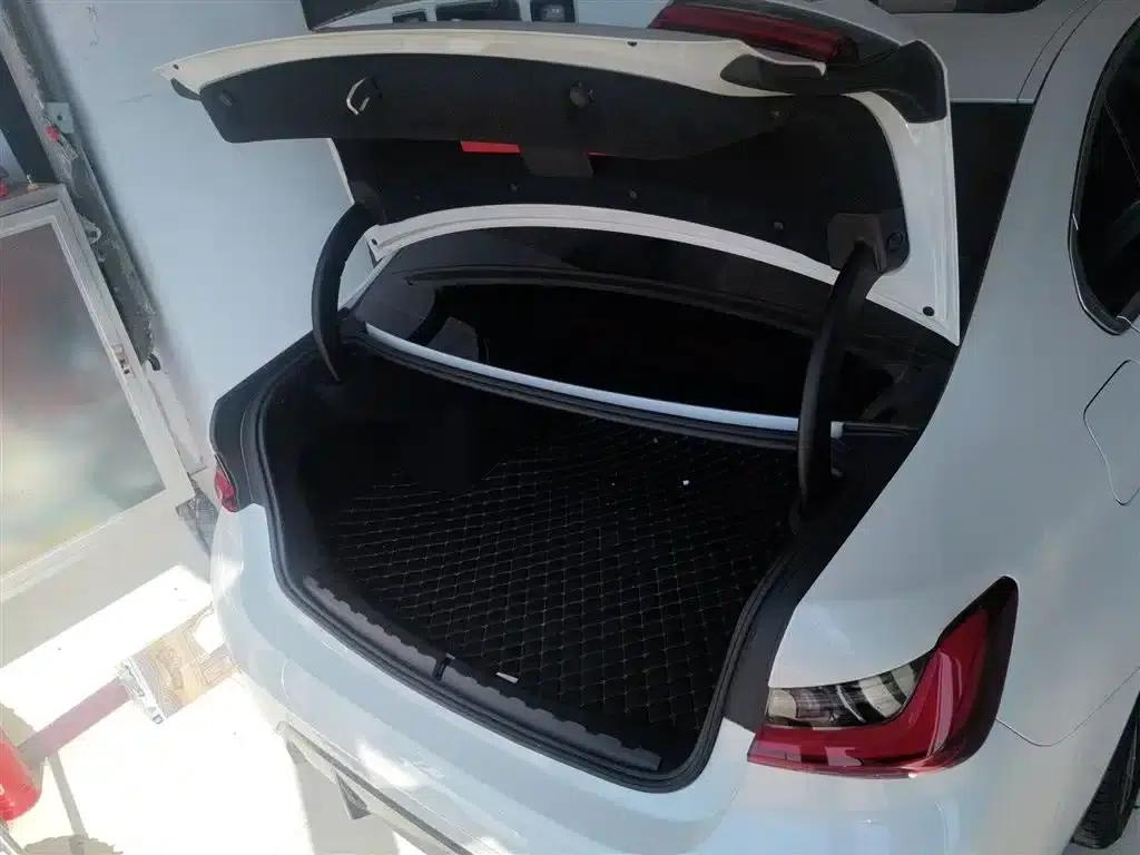 2024 BMW 3 Series 320Li M Sport Package — миниатюра 10