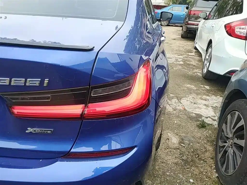 2020 BMW 3 Series 325i M Sport Package — миниатюра 8