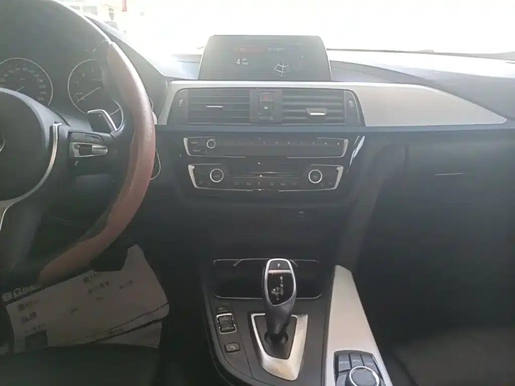 2019 BMW 3 Series 320i M Sport Package — миниатюра 13