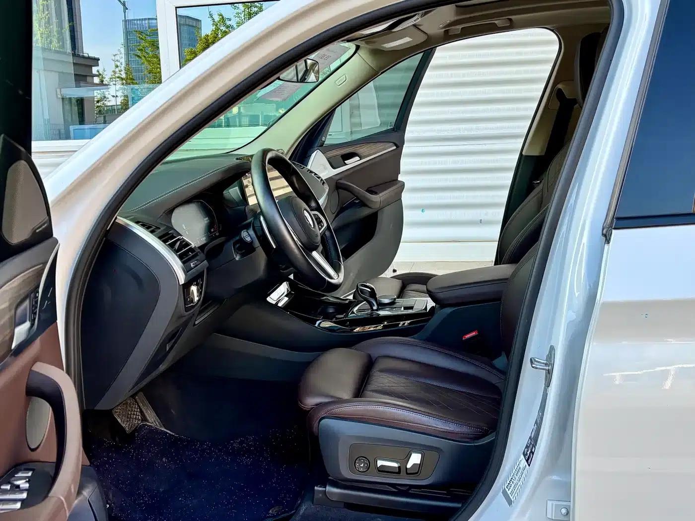 BMW X3 2022 xDrive30i Leading Edition M Sport Package — миниатюра 7