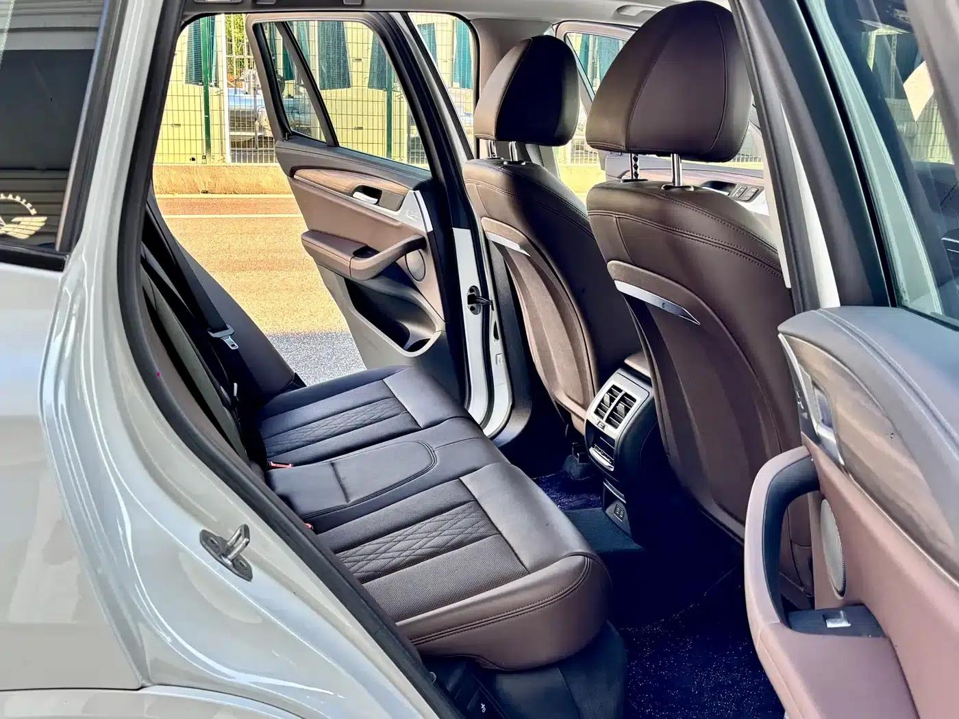 BMW X3 2022 xDrive30i Leading Edition M Sport Package — миниатюра 9