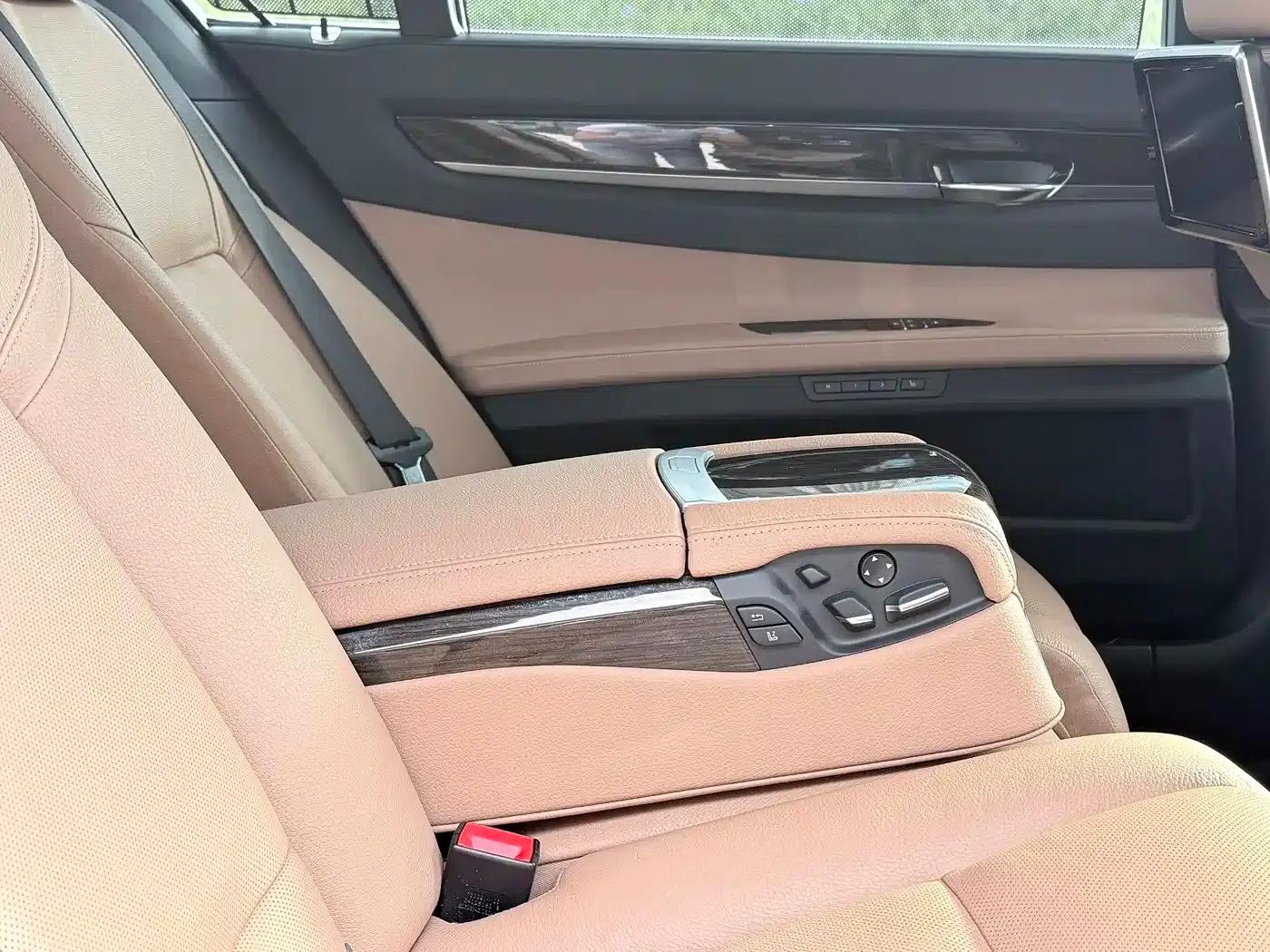 2013 BMW 7 Series 730Li Luxury — миниатюра 17