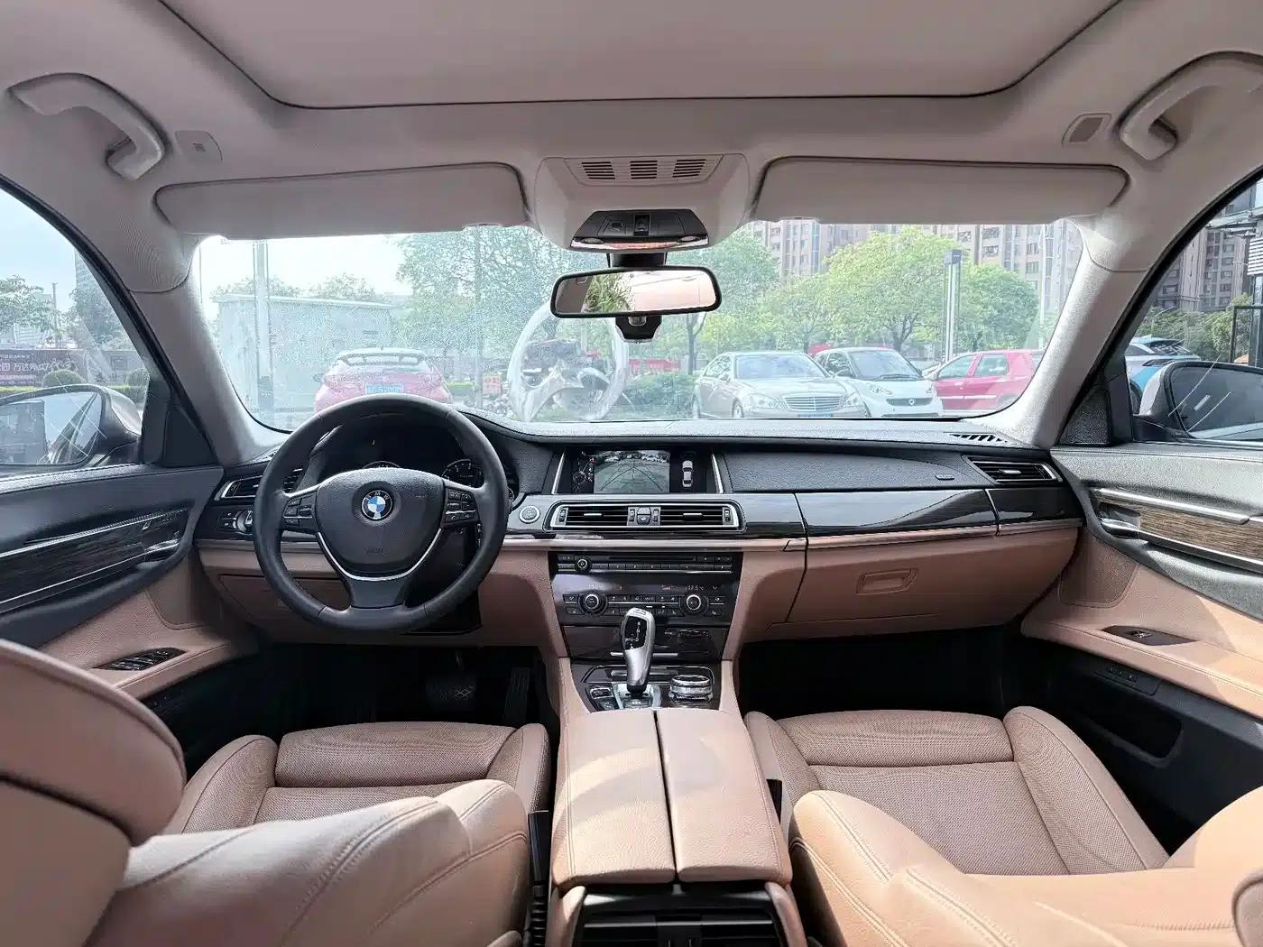 2013 BMW 7 Series 730Li Luxury — миниатюра 9