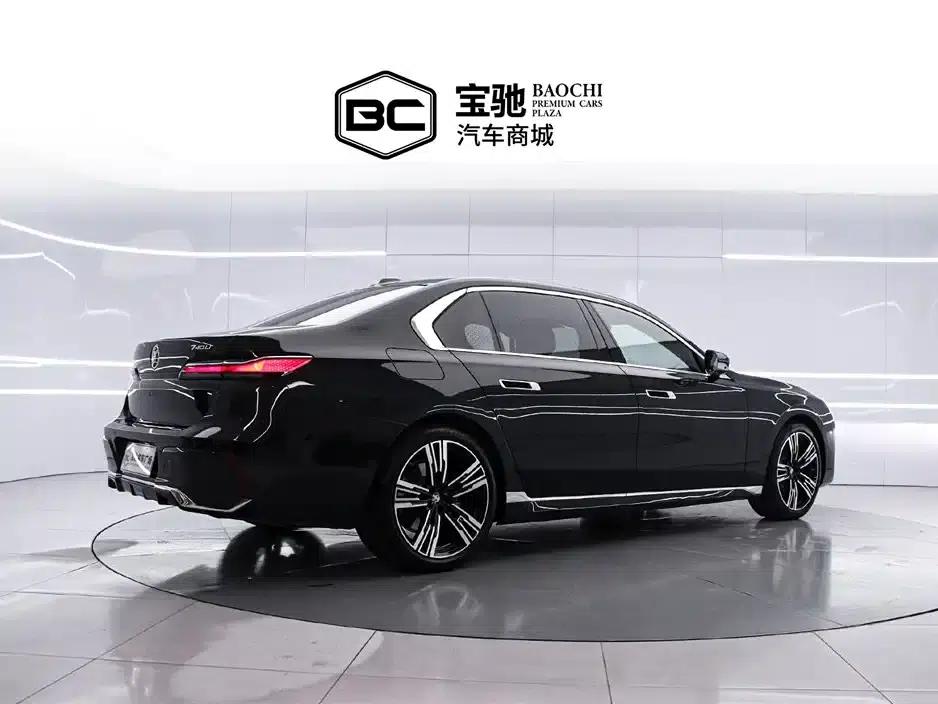 2026 BMW 7 Series 740Li Leading Edition M Sport Package — миниатюра 3