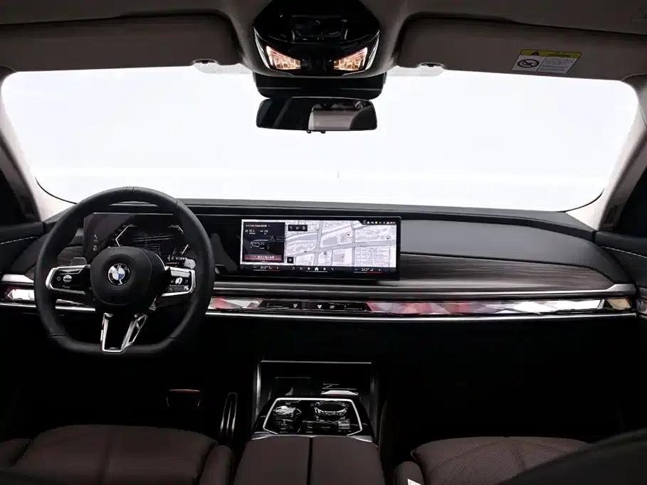2026 BMW 7 Series 740Li Leading Edition M Sport Package — миниатюра 5
