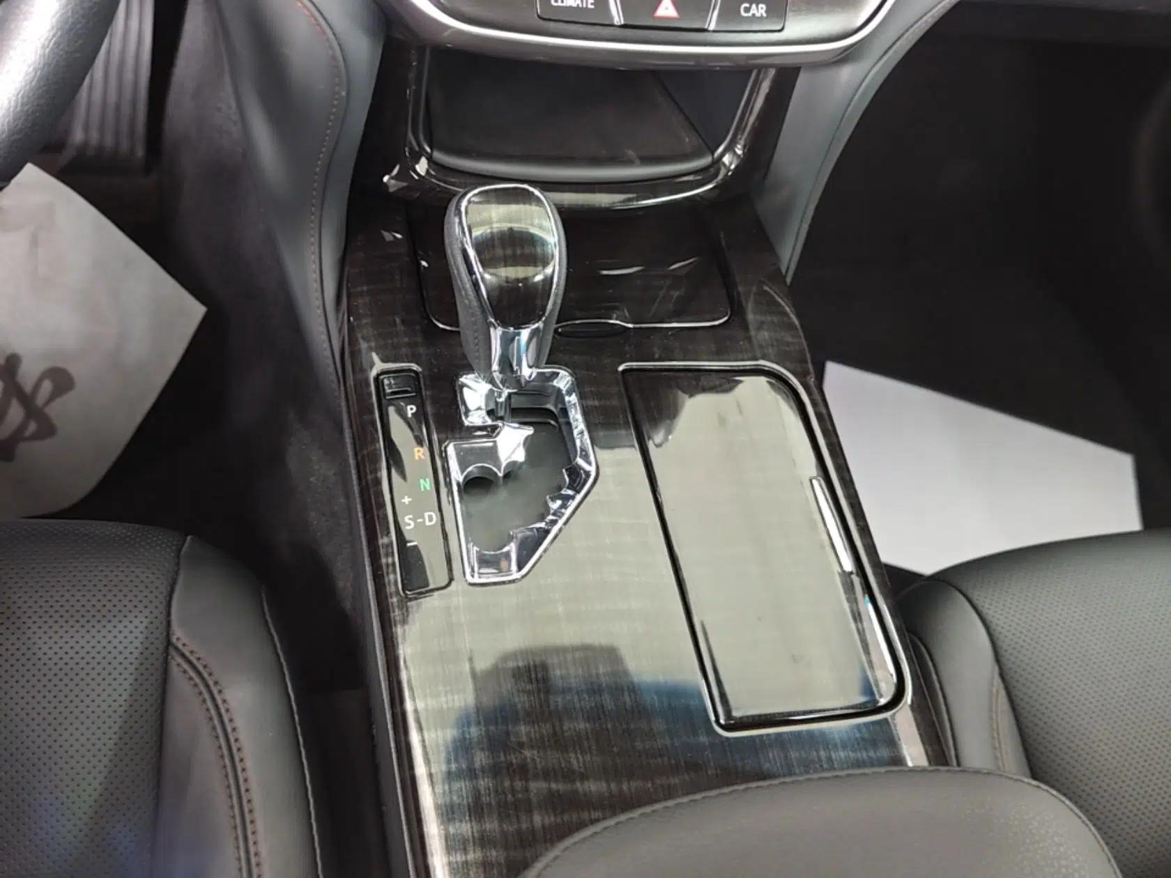 Toyota Crown 2015 2.0T Fashion Edition — миниатюра 16