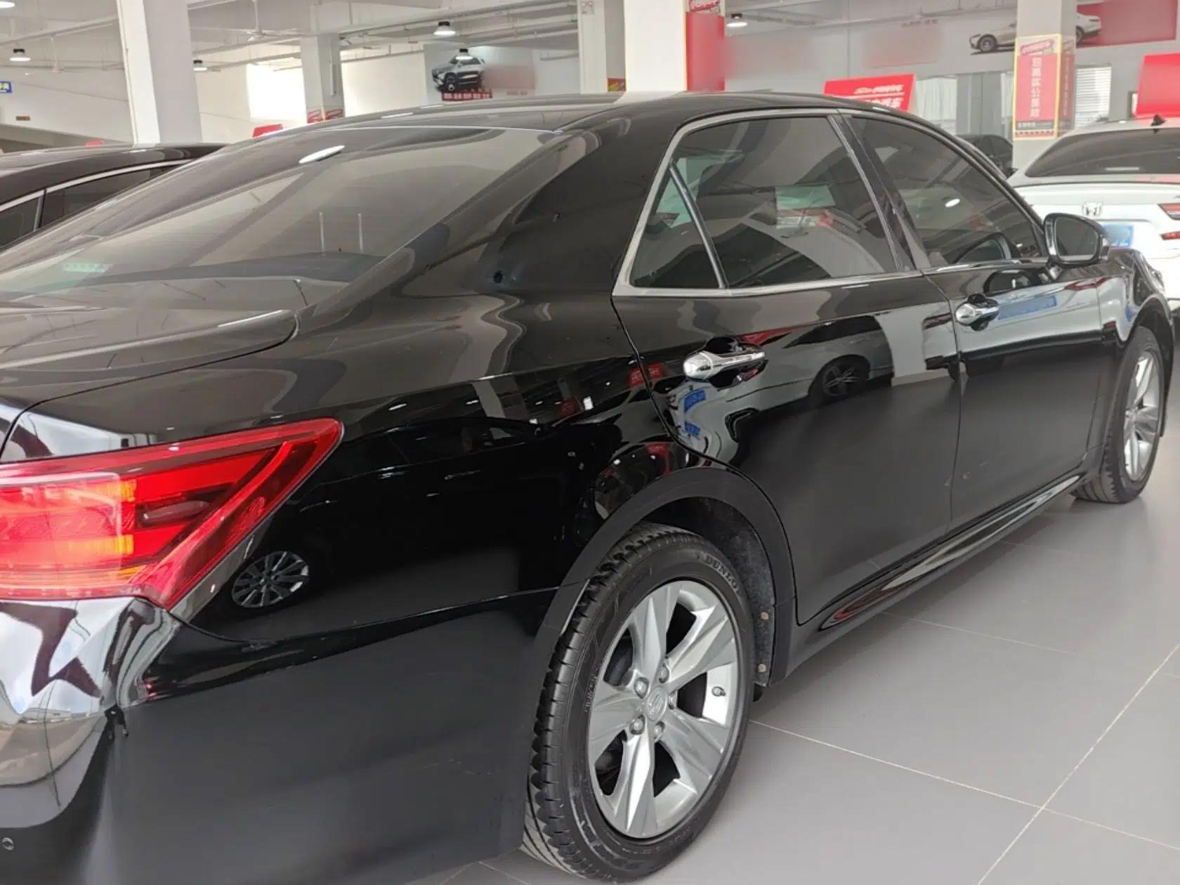 Toyota Crown 2015 2.0T Fashion Edition — миниатюра 4