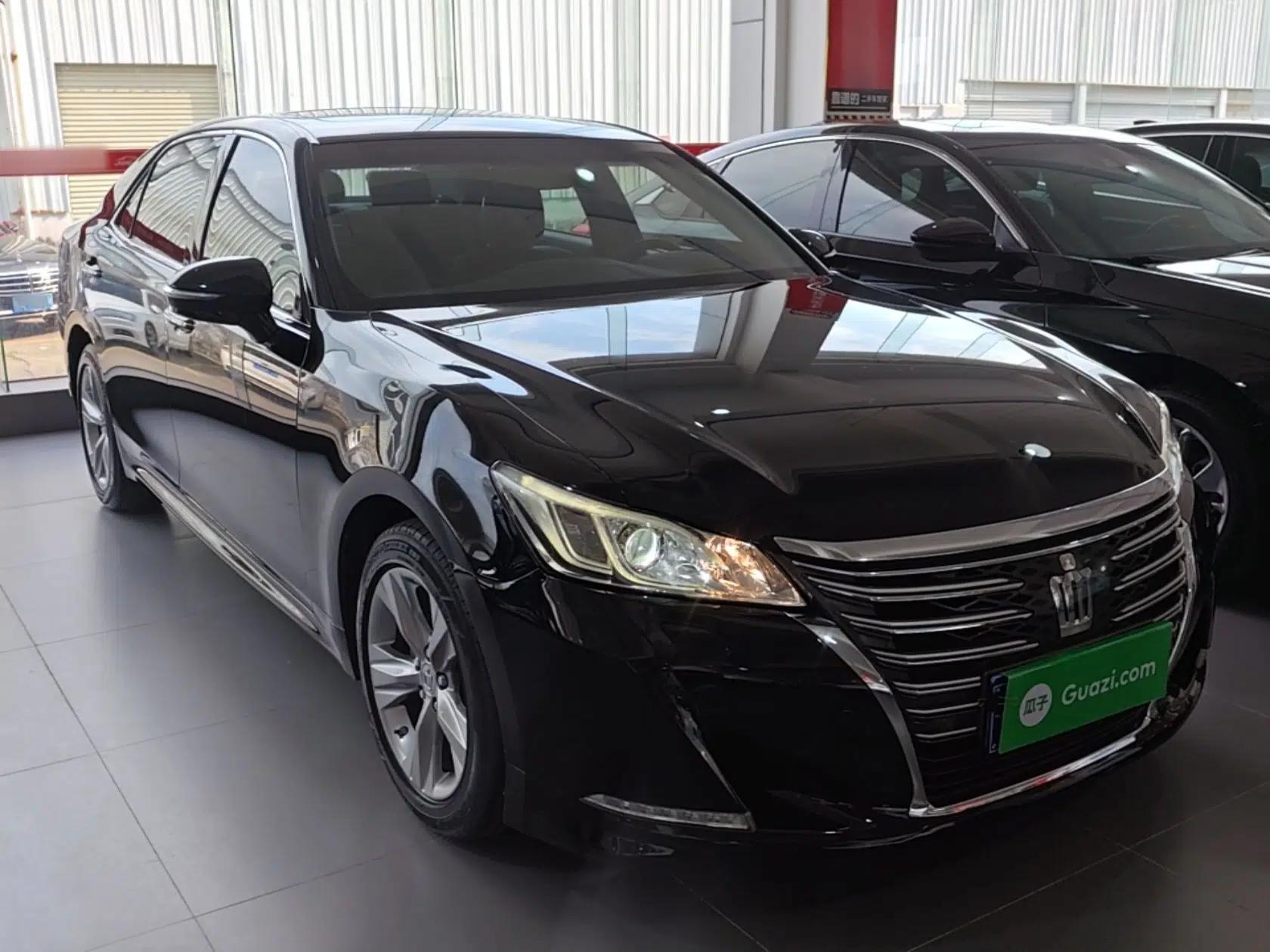 Toyota Crown 2015 2.0T Fashion Edition — миниатюра 6