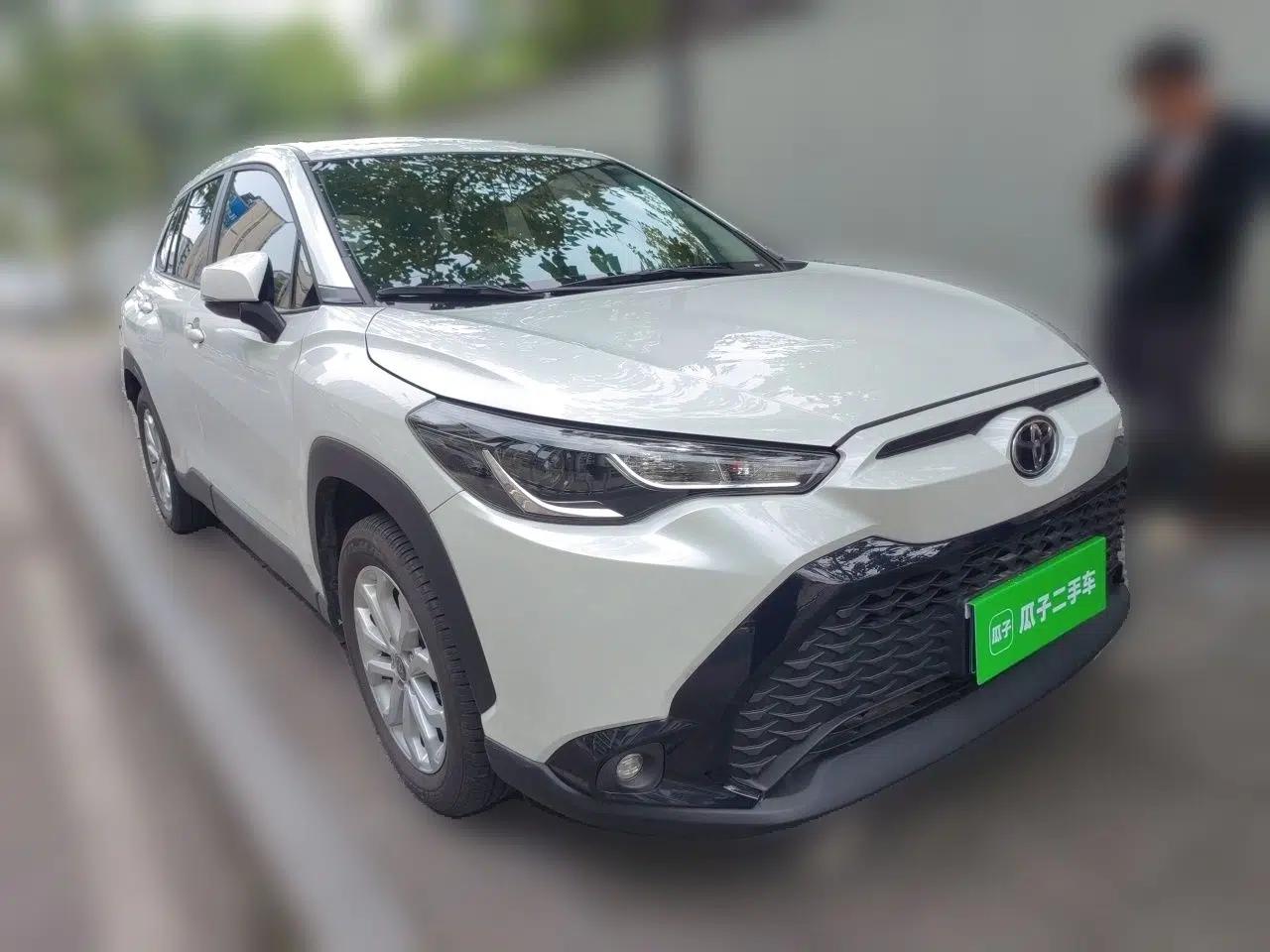Toyota FRONTLANDER 2022 2.0L CVT Elite Edition — миниатюра 3
