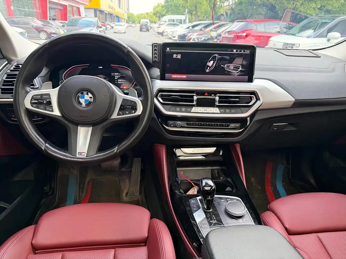 2022 BMW X4 xDrive 25i M Sport Package — миниатюра 4