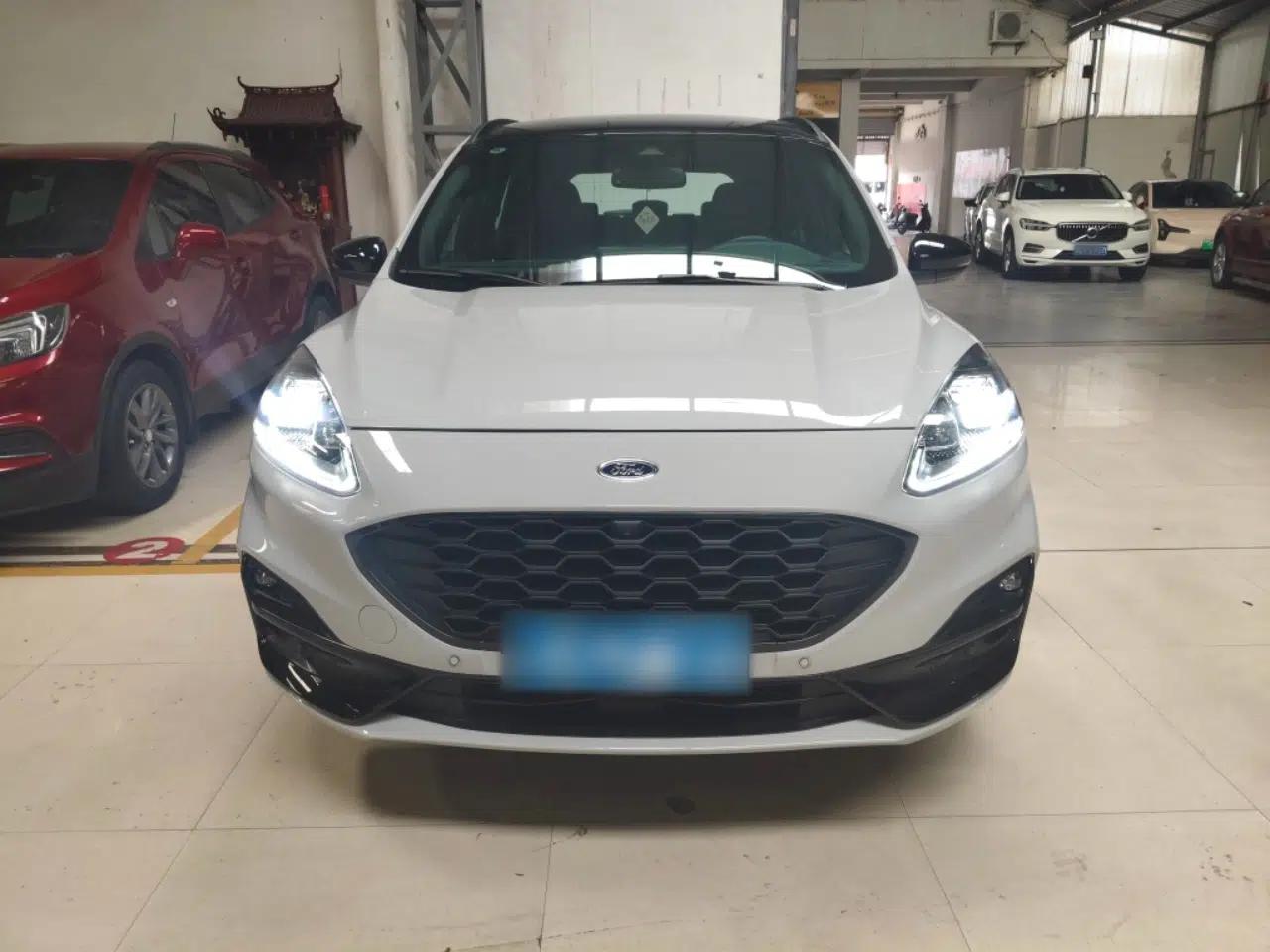 Ford Escape 2024 EcoBoost 245 Four-Wheel Drive ST-Line Pro Trim — миниатюра 2