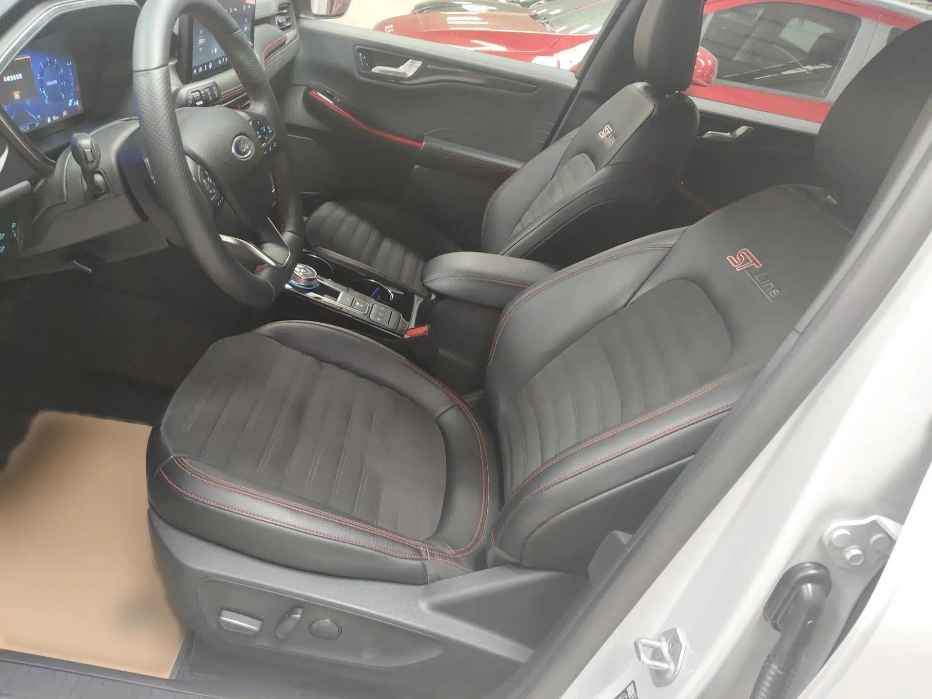 Ford Escape 2024 EcoBoost 245 Four-Wheel Drive ST-Line Pro Trim — миниатюра 11