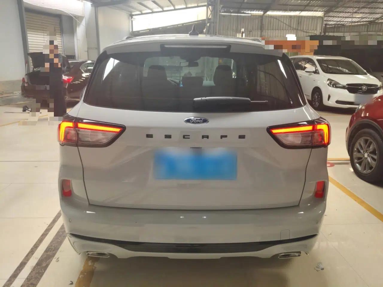 Ford Escape 2024 EcoBoost 245 Four-Wheel Drive ST-Line Pro Trim — миниатюра 5