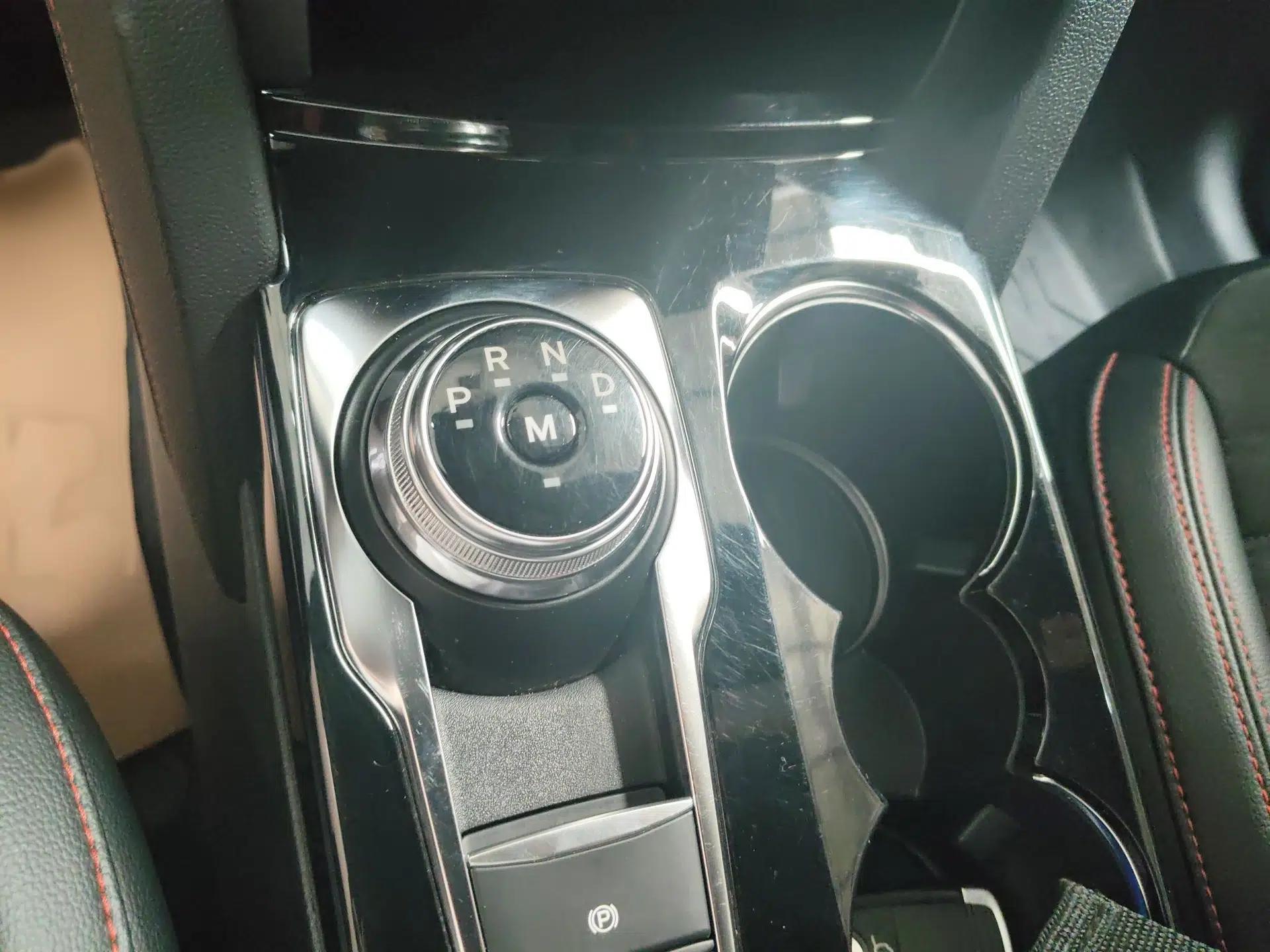 Ford Escape 2024 EcoBoost 245 Four-Wheel Drive ST-Line Pro Trim — миниатюра 9