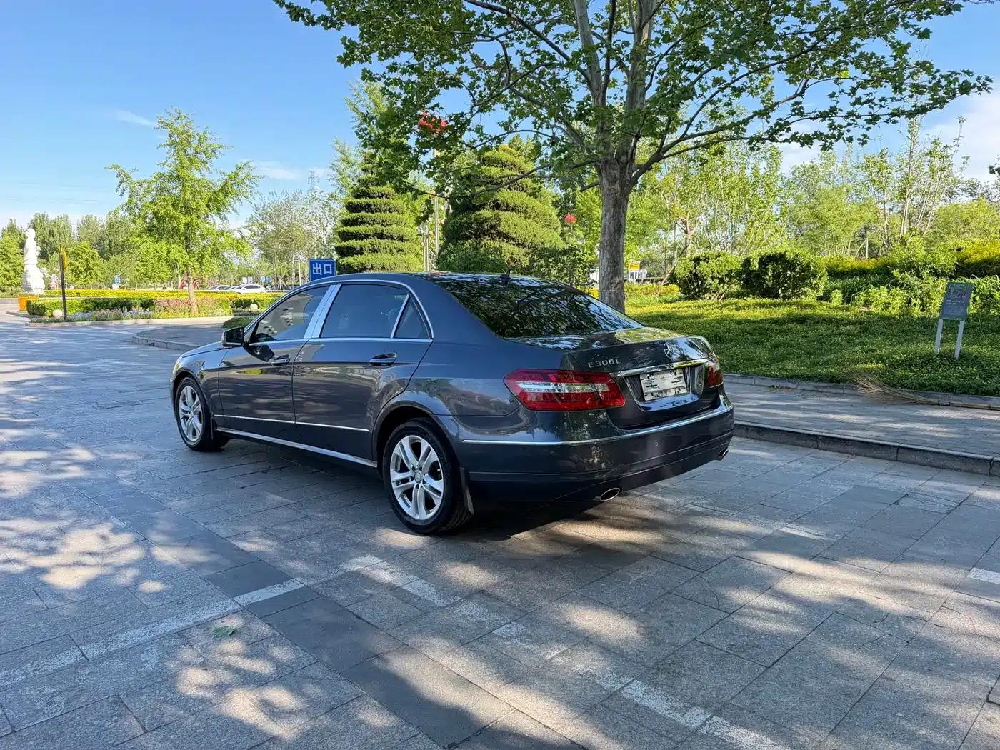 Mercedes-Benz E-Class 2010 E 300 L Fashion Edition — миниатюра 4