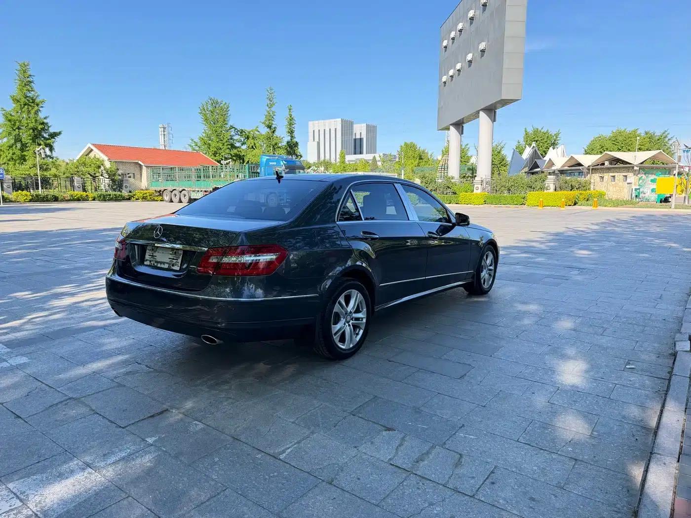 Mercedes-Benz E-Class 2010 E 300 L Fashion Edition — миниатюра 5