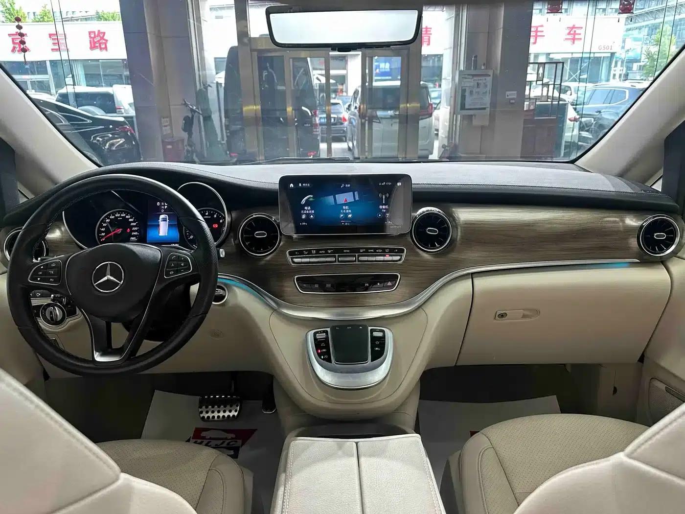 Mercedes-Benz V-Class 2021 V 260 L Long Wheelbase Luxury Edition — миниатюра 7