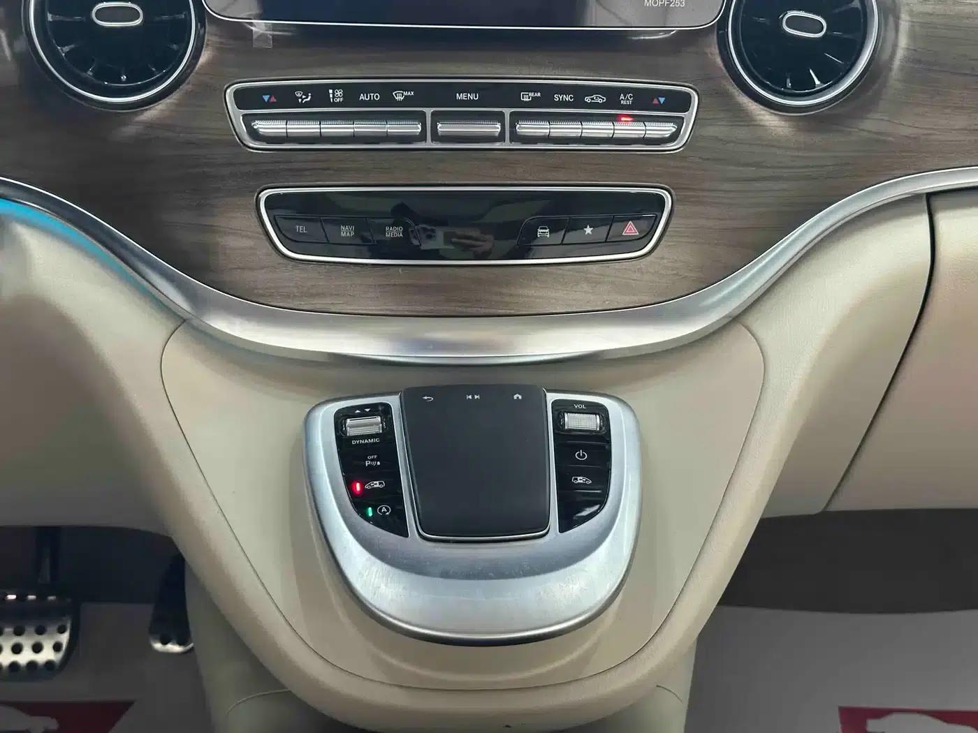Mercedes-Benz V-Class 2021 V 260 L Long Wheelbase Luxury Edition — миниатюра 10