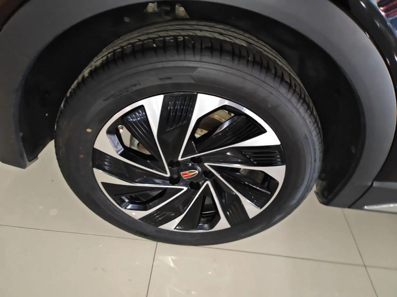 Hongqi HS7 PHEV 2024 2.0T PHEV Four-Wheel Drive Flagship Edition 6 Seats — миниатюра 10