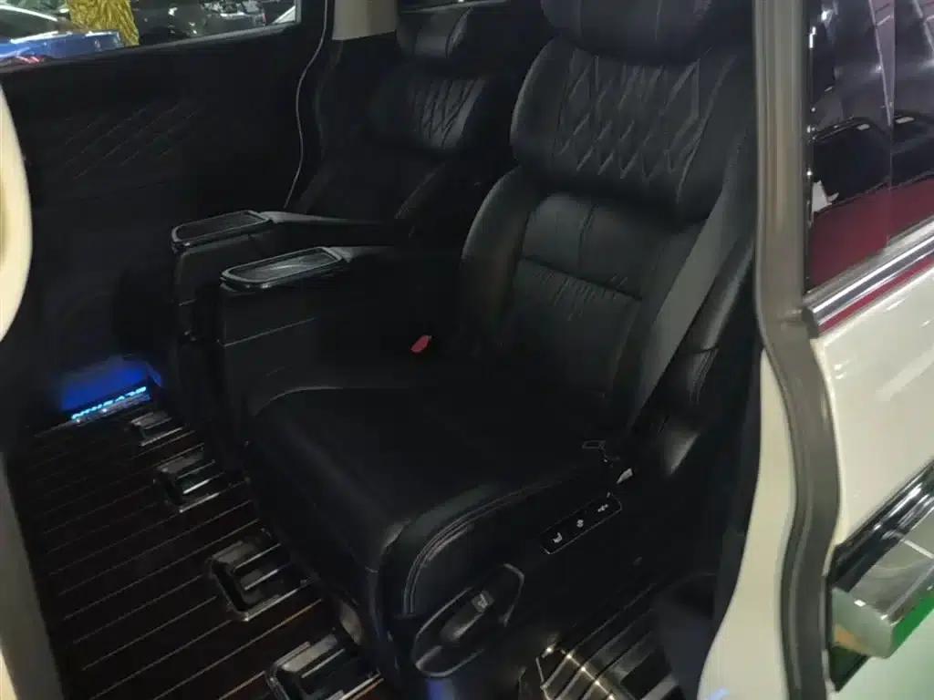 Elysion 2019 2.0L Hybrid Luxury Edition — миниатюра 17