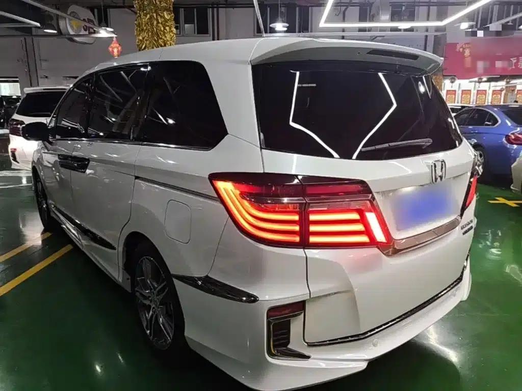 Elysion 2019 2.0L Hybrid Luxury Edition — миниатюра 5