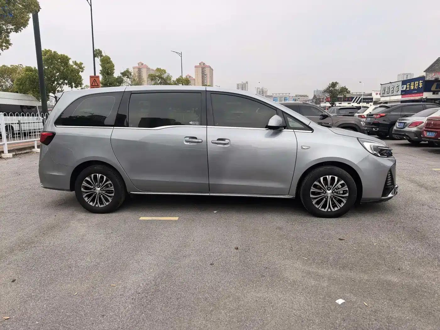 Buick GL8 2023 Land Business Class Smart Edition — миниатюра 7
