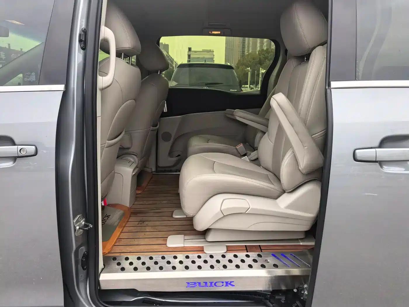 Buick GL8 2023 Land Business Class Smart Edition — миниатюра 9