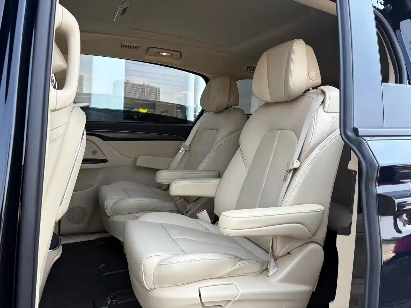 Buick GL8 2023 ES Luxury Edition — миниатюра 3