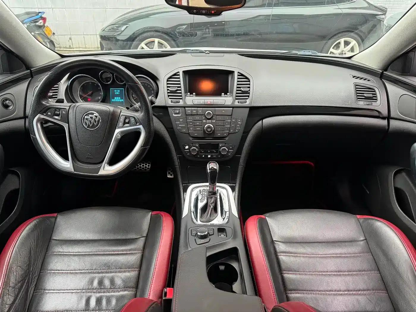 Buick Regal 2011 GS 2.0T Super Sport Edition — миниатюра 11