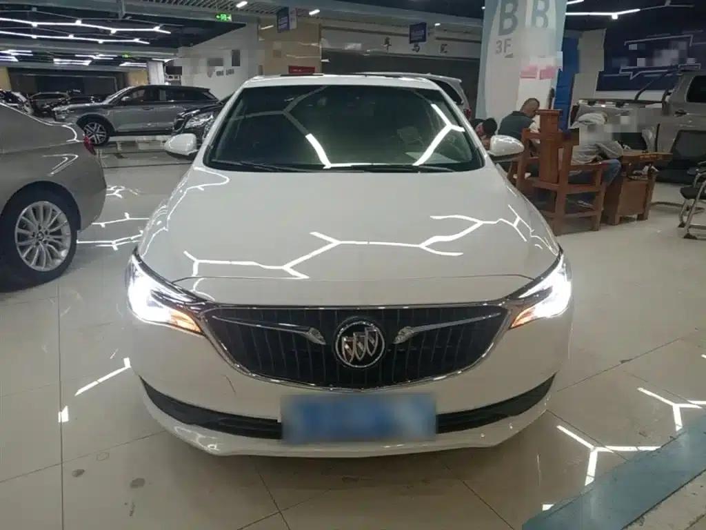 Buick Excelle 2021 Facelift Classic 1.5L Automatic Entry-Level Model — миниатюра 3