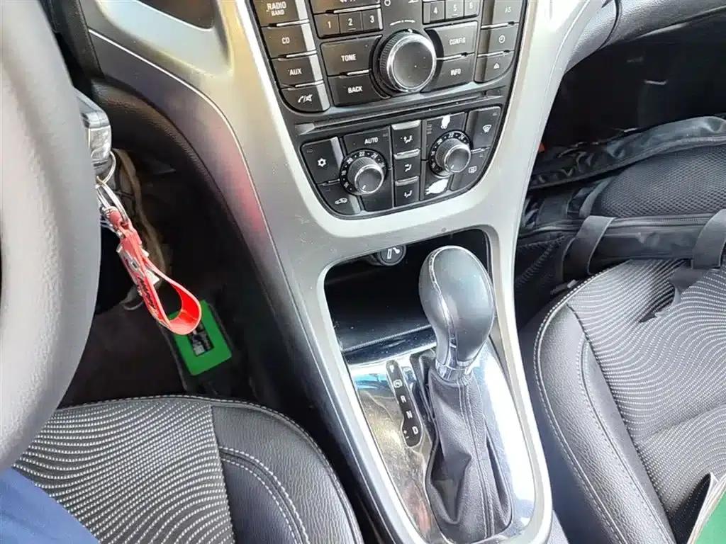 Buick Excelle XT 1.6L Automatic Fashion Edition 2014 — миниатюра 14