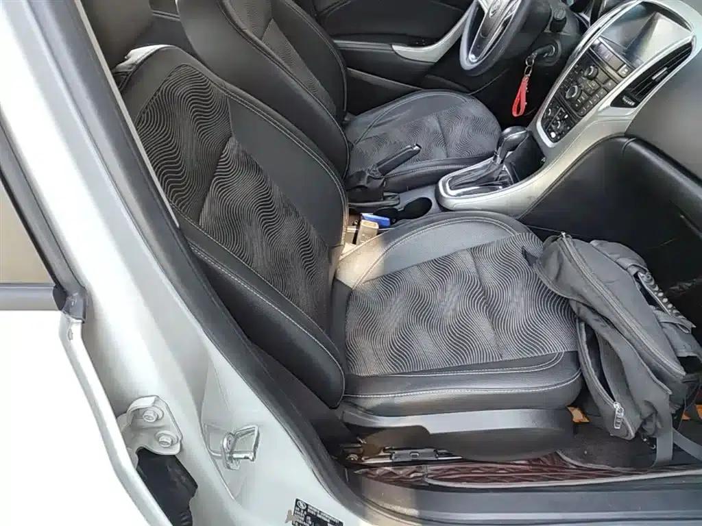 Buick Excelle XT 1.6L Automatic Fashion Edition 2014 — миниатюра 24