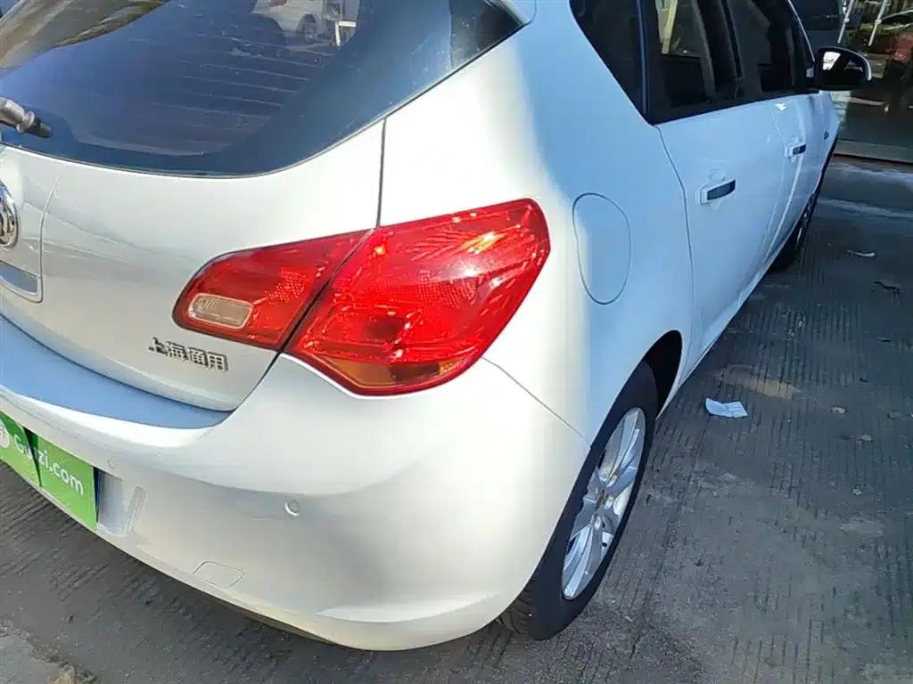 Buick Excelle XT 1.6L Automatic Fashion Edition 2014 — миниатюра 8